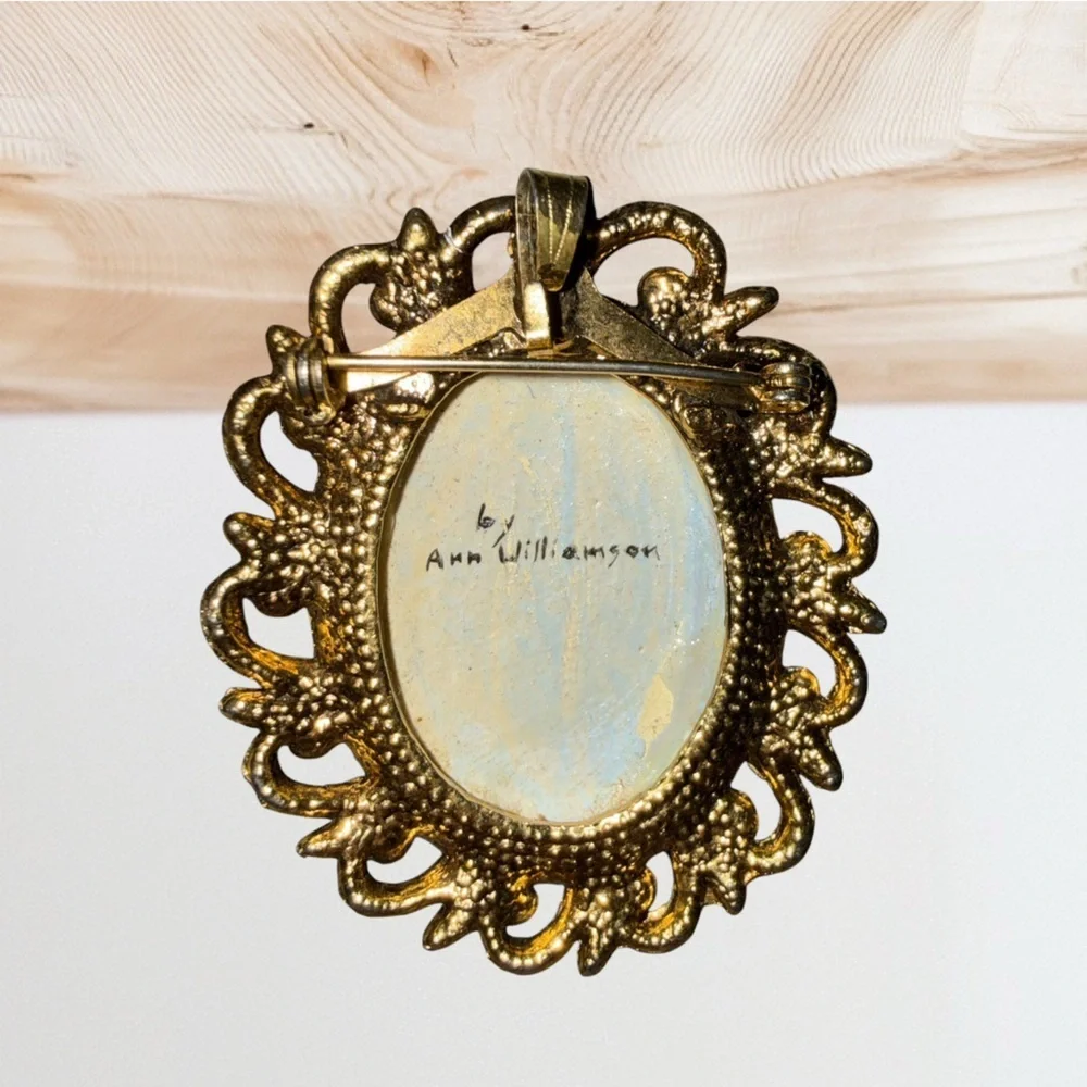 Vintage Hand-Painted Cameo Style Brooch /Pendant - Scenic Winter Landscape